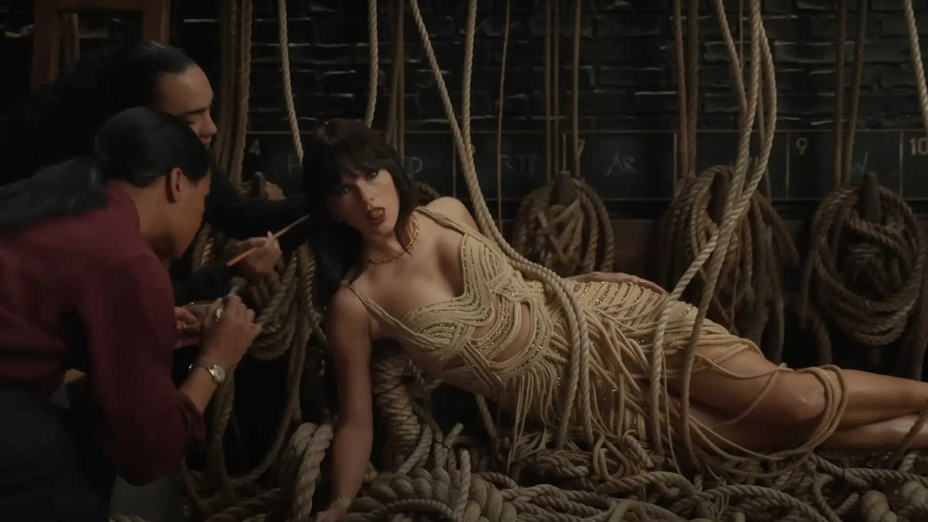 Taylor Swift en el videoclip de 'The Fate of Ophelia' Taylor Swift en el videoclip de 'The Fate of Ophelia'
