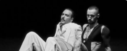 Miss Caffeina en el videoclip de 'Hoy va a ser el día'