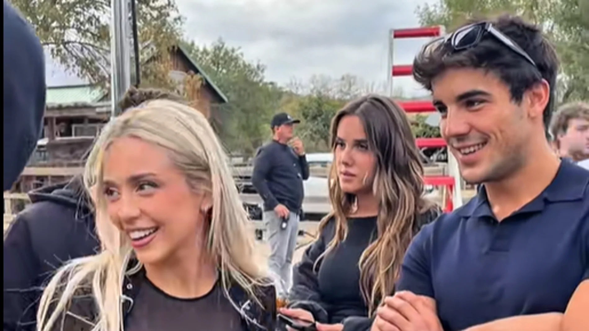 Así se grabó el videoclip 'Lárgate' de Ana Mena, con Óscar Casas incluido en el rodaje Así se grabó el videoclip 'Lárgate' de Ana Mena, con Óscar Casas incluido en el rodaje