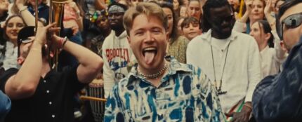 Alfa en el videoclip de 'a me mi piace', su colaboración con Manu Chao