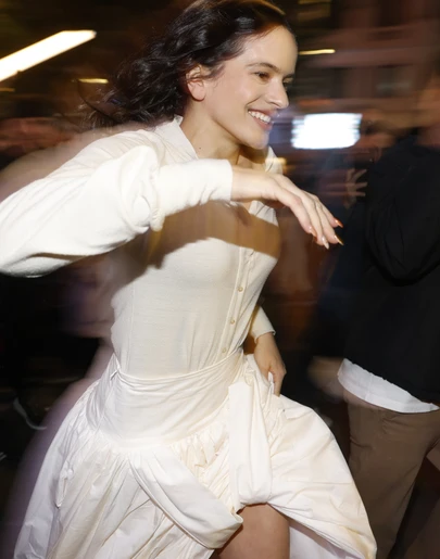 Rosalía a su llegada a Callao en una aparición sorpresa para presentar 'LUX', su cuarto álbum Rosalía a su llegada a Callao en una aparición sorpresa para presentar 'LUX', su cuarto álbum