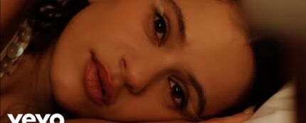 Rosalía publica la letra de 'Berghain', la canción con Bjork e Yves Tumor que sirve como primer adelanto de su disco 'LUX' Rosalía publica la letra de 'Berghain', la canción con Bjork e Yves Tumor que sirve como primer adelanto de su disco 'LUX'