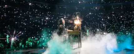 Lady Gaga a piano en 'The Mayhem Ball tour' Lady Gaga a piano en 'The Mayhem Ball tour'