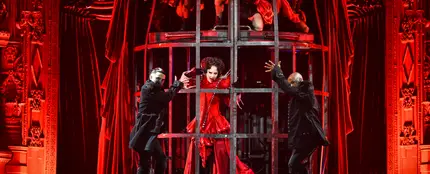 Lady Gaga en la gira 'Mayhem' Lady Gaga en la gira 'Mayhem'