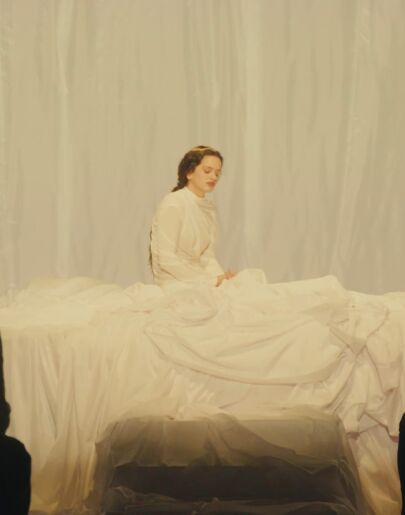 Rosalía se incorpora al final de la Listening Party de LUX en Barcelona | @respectivecollective