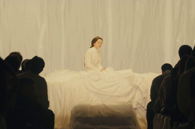 Rosalía se incorpora al final de la Listening Party de LUX en Barcelona | @respectivecollective