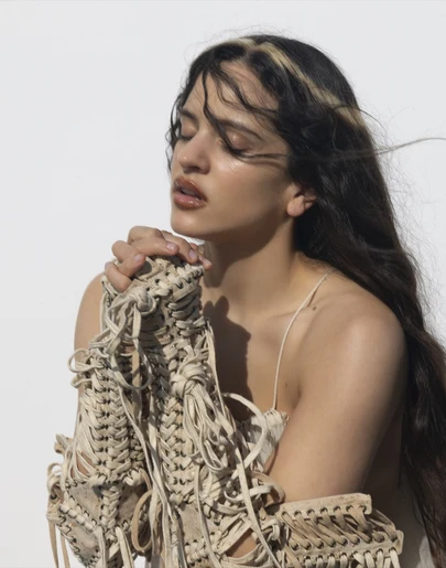 La artista Rosalía vuelve a alcanzar el éxito con su cuarto disco, 'Lux'. La artista Rosalía vuelve a alcanzar el éxito con su cuarto disco, 'Lux'.