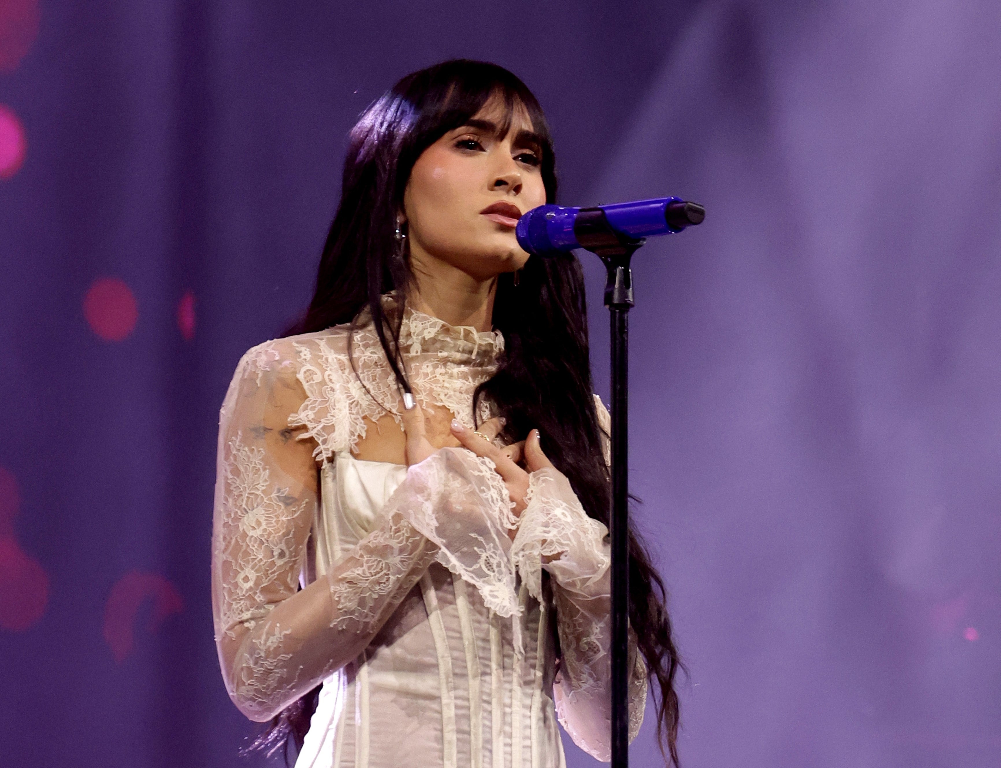 Aitana interpreta 'Vas a quedarte' en el evento Best New Artist Showcase Aitana interpreta 'Vas a quedarte' en el evento Best New Artist Showcase