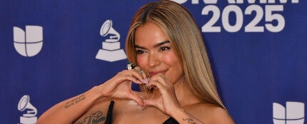 Karol G le dedica un contundente mensaje a los haters tras ganar el Latin Grammy a la canción del año