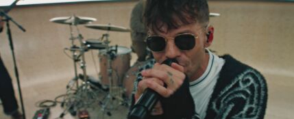 Louis Tomlinson en el videoclip de 'Palace'