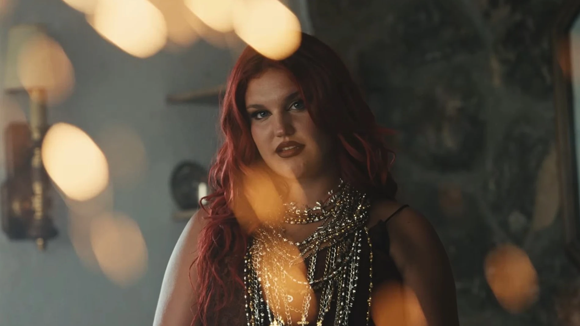 Samuraï en el videoclip de 'La ironía del querer' Samuraï en el videoclip de 'La ironía del querer'