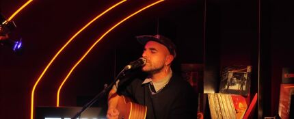 Nil Moliner en Local de Ensayo Europa FM Nil Moliner en Local de Ensayo Europa FM