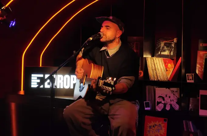 Nil Moliner en Local de Ensayo Europa FM Nil Moliner en Local de Ensayo Europa FM