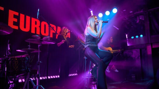 Edurne durante el 'showcase' de Salamanca realizado por Europa FM
