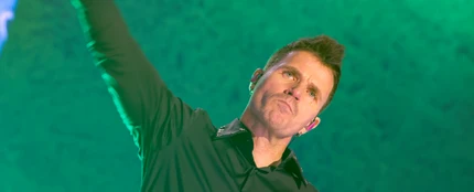 Dani Martín homenajea a Sabina desde su concierto con una versión de 'Contigo' Dani Martín homenajea a Sabina desde su concierto con una versión de 'Contigo'