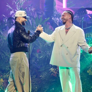 El bonito momento entre J Balvin y Maluma en un concierto El bonito momento entre J Balvin y Maluma en un concierto