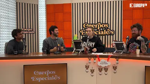 Taburete en 'Cuerpos especiales' Taburete en 'Cuerpos especiales'