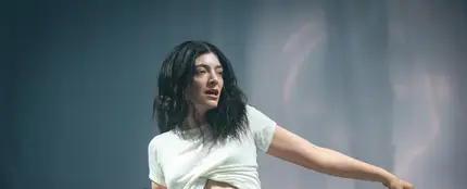 Lorde actuando en el Glastonbury Festival 2025 Lorde actuando en el Glastonbury Festival 2025