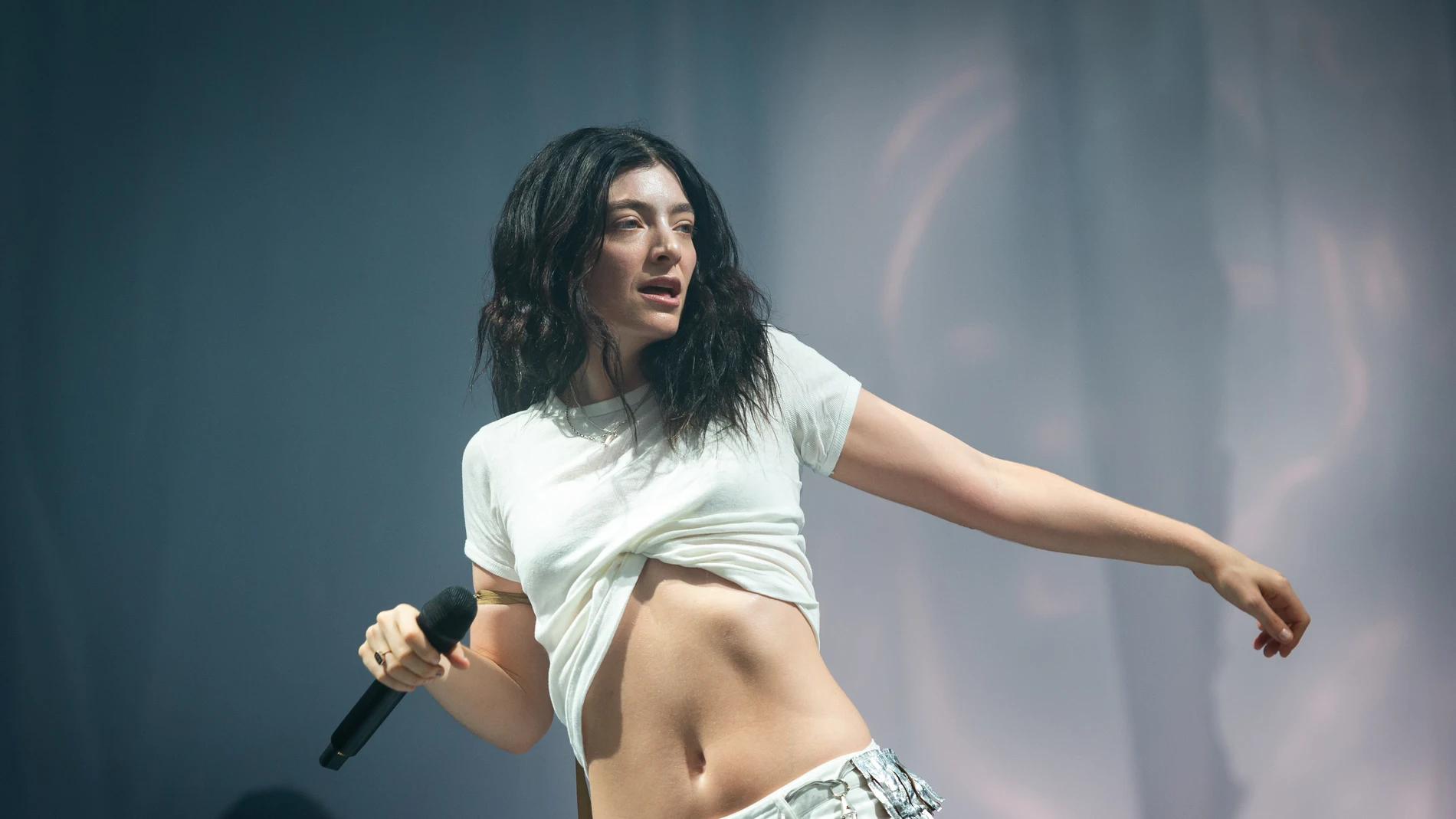 Lorde actuando en el Glastonbury Festival 2025 Lorde actuando en el Glastonbury Festival 2025