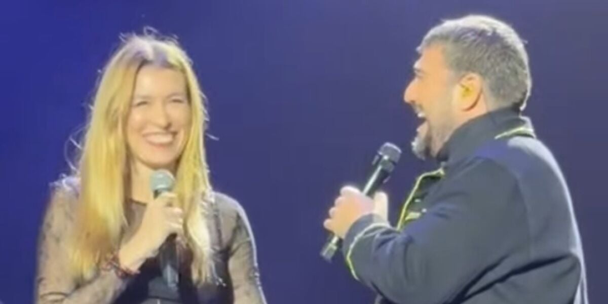 Eva Soriano canta 'Devuélveme la vida' con Antonio Orozco en su concierto en Madrid
