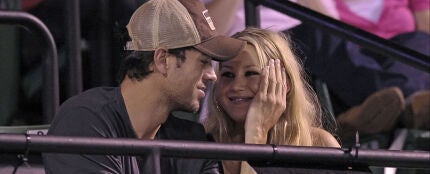 Enrique Iglesias y Anna Kournikova en 2009
