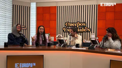 Hinds, en Cuerpos especiales con Nacho García y Lalachús Hinds en Cuerpos especiales con Nacho García y Lalachús