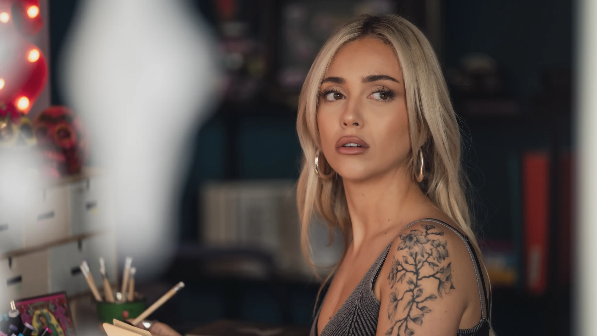 Luna (Ana Mena) en un fotograma de 'Ídolos' Luna (Ana Mena) en un fotograma de 'Ídolos'