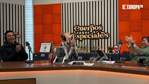 Carlos Rivera, con Eva Soriano y Nacho García en Cuerpos especiales. Carlos Rivera, con Eva Soriano y Nacho García en Cuerpos especiales.