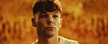 Louis Tomlinson en el videoclip de 'Sunflowers' Louis Tomlinson en el videoclip de 'Sunflowers'