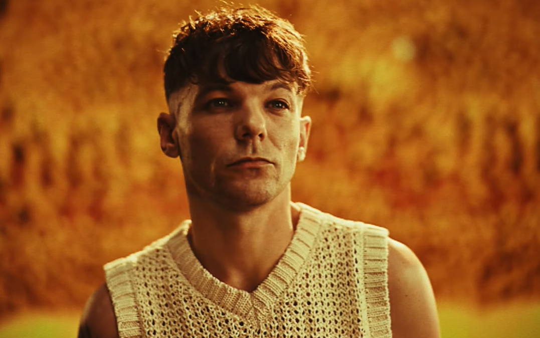 Louis Tomlinson en el videoclip de 'Sunflowers' Louis Tomlinson en el videoclip de 'Sunflowers'