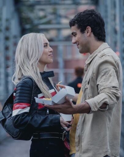 Luna (Ana Mena) y Edu (Óscar Casas) en 'Ídolos'