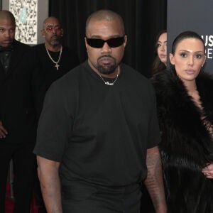 Kanye West pide perdón por sus actitudes racistas y antisemitas Kanye West pide perdón por sus actitudes racistas y antisemitas