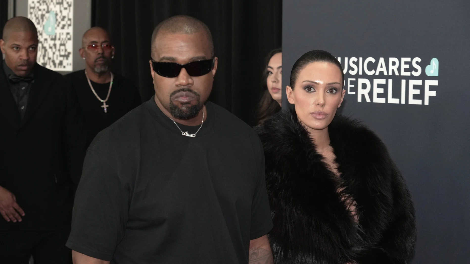 Kayne West y Bianca Censori en los Premios Grammy 2025 Kayne West y Bianca Censori en los Premios Grammy 2025