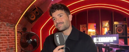 Pablo Albor&aacute;n en Local de Ensayo Europa FM