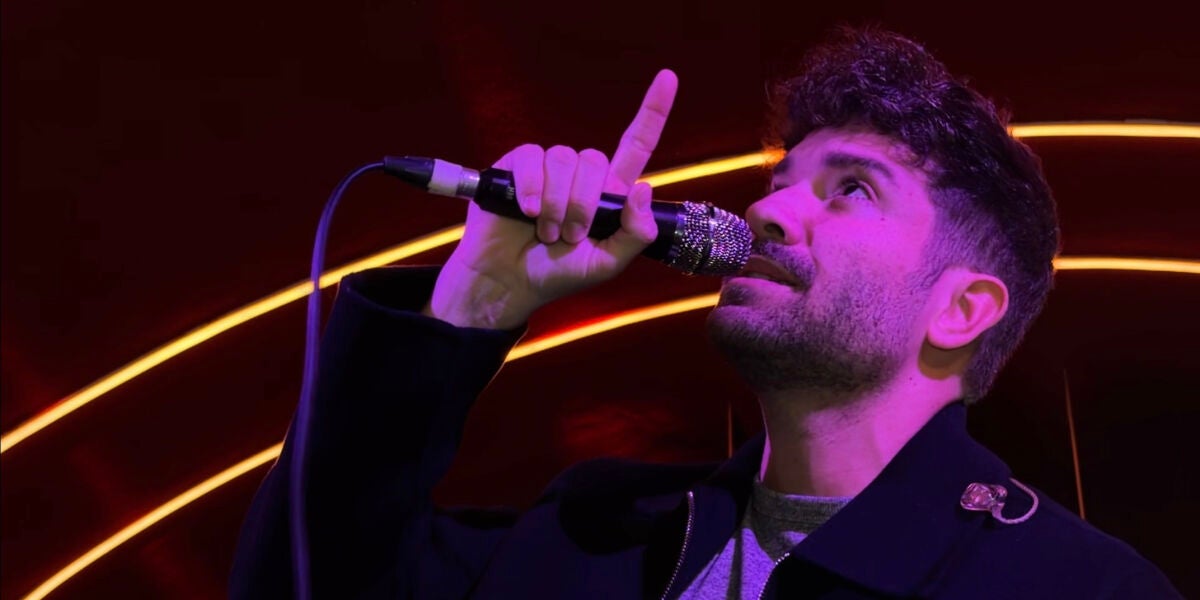 Pablo Albor&aacute;n en Local de Ensayo Europa FM