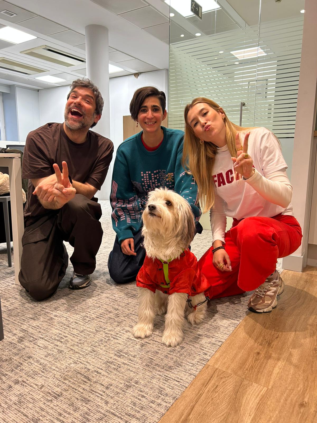 Alba Flores: "Haciendo 'Flores para Antonio' empecé a valorar mucho los intentos que hizo mi padre por dejar las drogas"