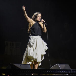Rosal&iacute;a actuando en el evento ben&eacute;fico 'Act X Palestine'