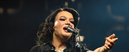 Lola Young actuando durante el evento de Mejor Nuevo Artista de Spotify Lola Young actuando durante el evento de Mejor Nuevo Artista de Spotify