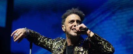 Shinova actuando en el Movistar Arena en el 2025 Shinova actuando en el Movistar Arena en el 2025