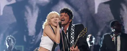 Bruno Mars y Rosé actuando en los Premios Grammy 2026 Bruno Mars y Rosé actuando en los Premios Grammy 2026