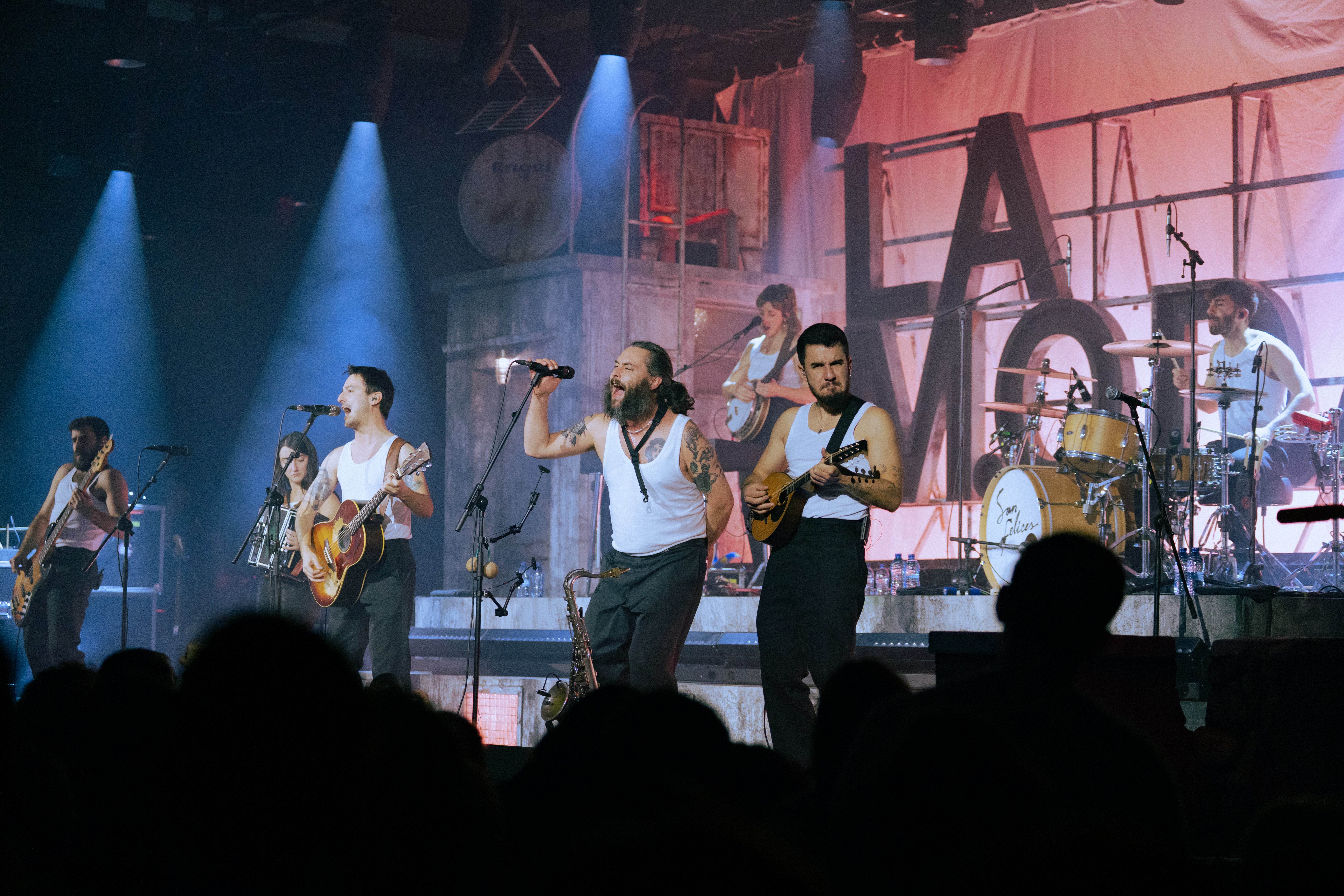 La M.O.D.A. actuando en Valencia durante su gira La M.O.D.A. actuando en Valencia durante su gira