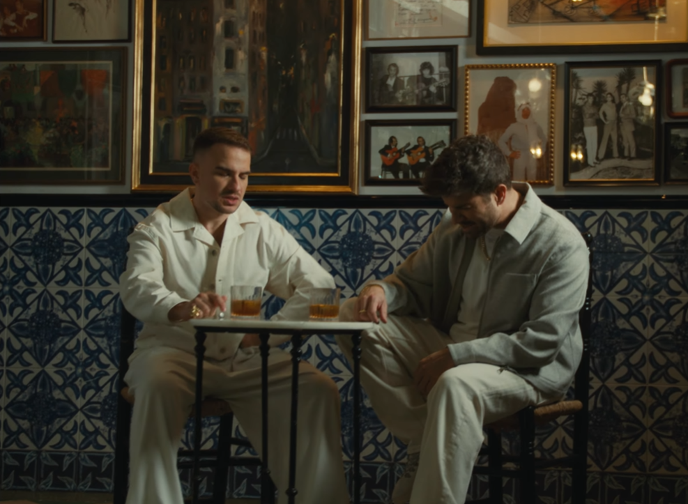 Antony Z y Pablo Alborán en 'BESOS DORADOS' Antony Z y Pablo Alborán en 'BESOS DORADOS'