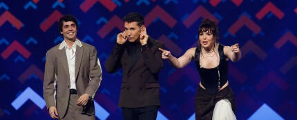 Javier Ambrossi, Jes&uacute;s V&aacute;zquez e In&eacute;s Hernand, presentadores del Benidorm Fest 2026