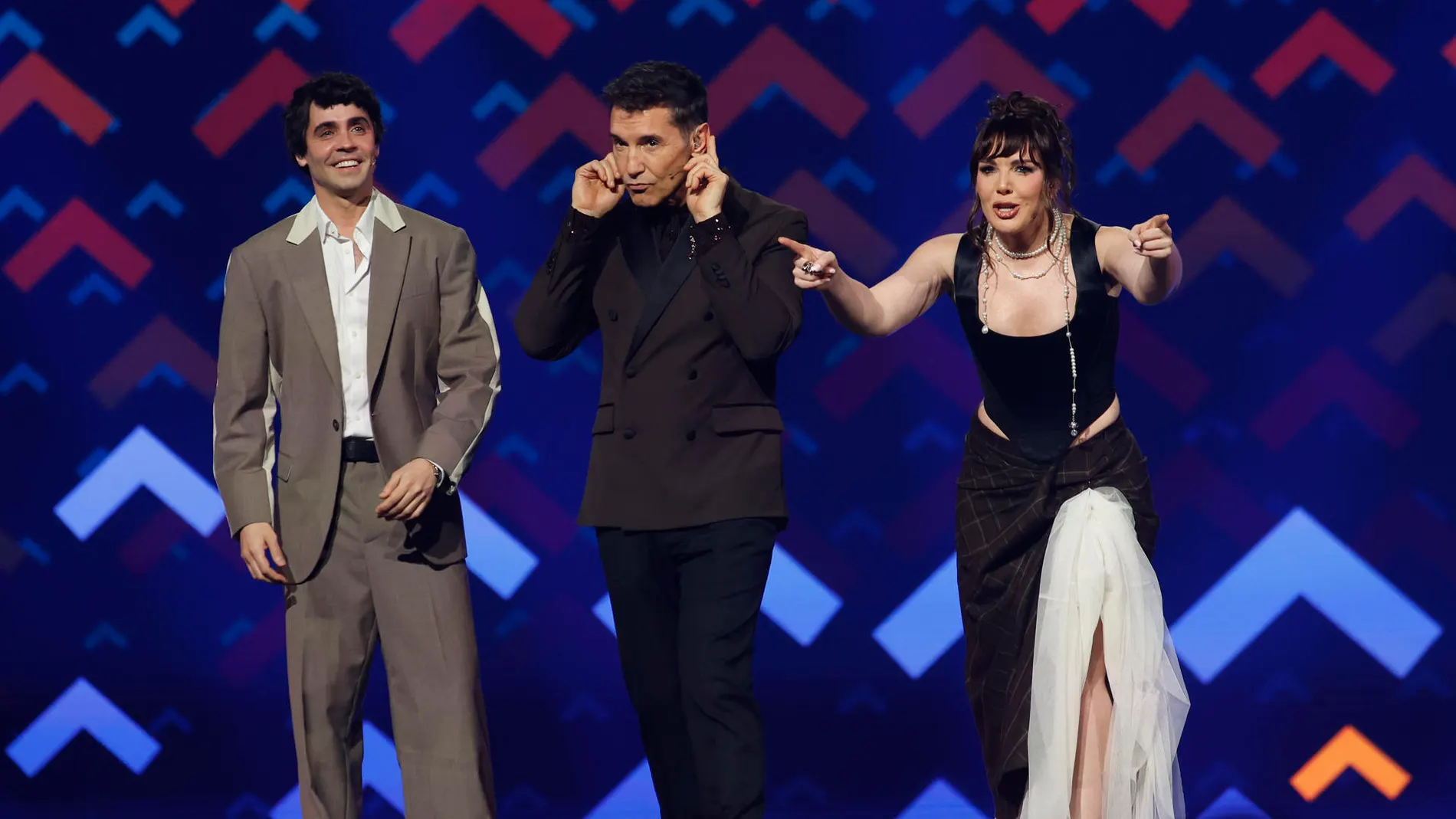 Javier Ambrossi, Jesús Vázquez e Inés Hernand, presentadores del Benidorm Fest 2026 Javier Ambrossi, Jesús Vázquez e Inés Hernand, presentadores del Benidorm Fest 2026