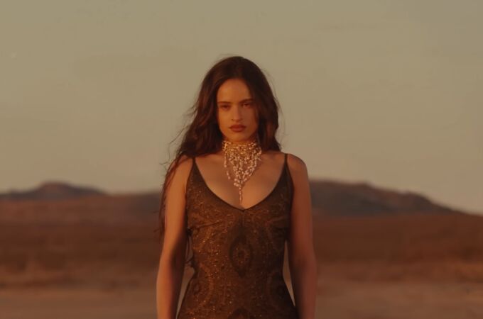 Rosalía en el videoclip de 'Sauvignon Blanc'