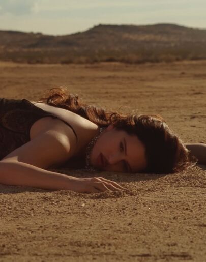 Rosalía en el videoclip de 'Sauvignon Blanc'