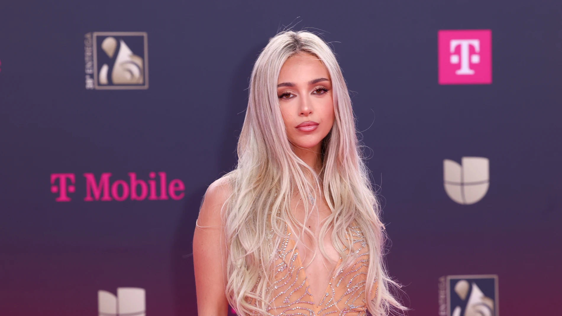 Ana Mena en los Premios Lo Nuestro Ana Mena en los Premios Lo Nuestro