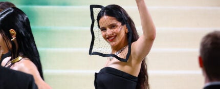 Rosalía en la Met Gala 2023 Rosalía en la Met Gala 2023