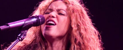 Shakira en el concierto gratuito del Z&oacute;calo de Ciudad de M&eacute;xico en 2007