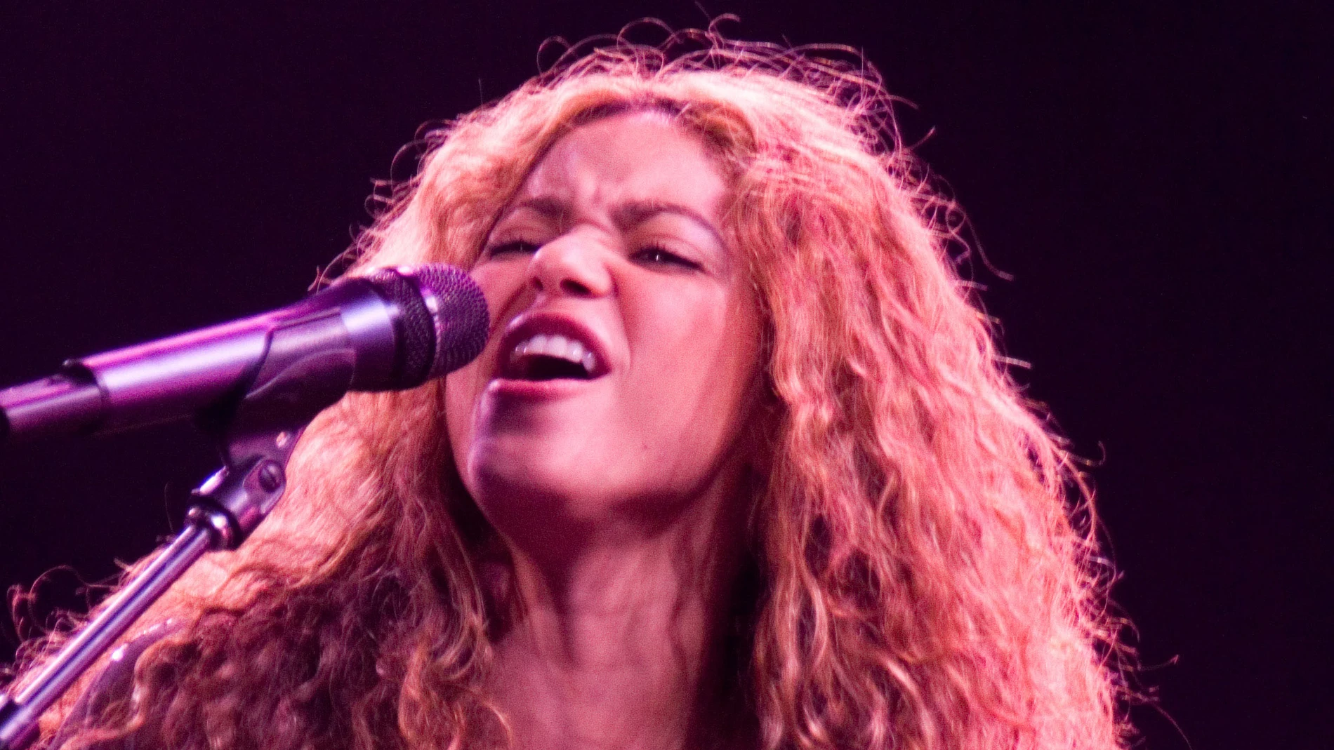 Shakira en el concierto gratuito del Zócalo de Ciudad de México en 2007 Shakira en el concierto gratuito del Zócalo de Ciudad de México en 2007